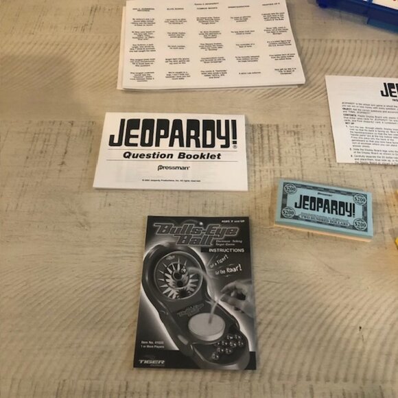 Vintage 2003 Pressman Jeopardy! America's Favorite Quiz Game - Picture 4 of 9